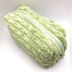 PLUSH TERRYCLOTH MAKEUP BAG | Sage Green (Brand New!) 💘✨